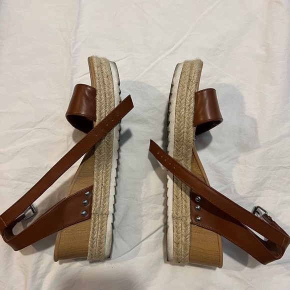 Steve Madden sandals - Picture 2 of 2